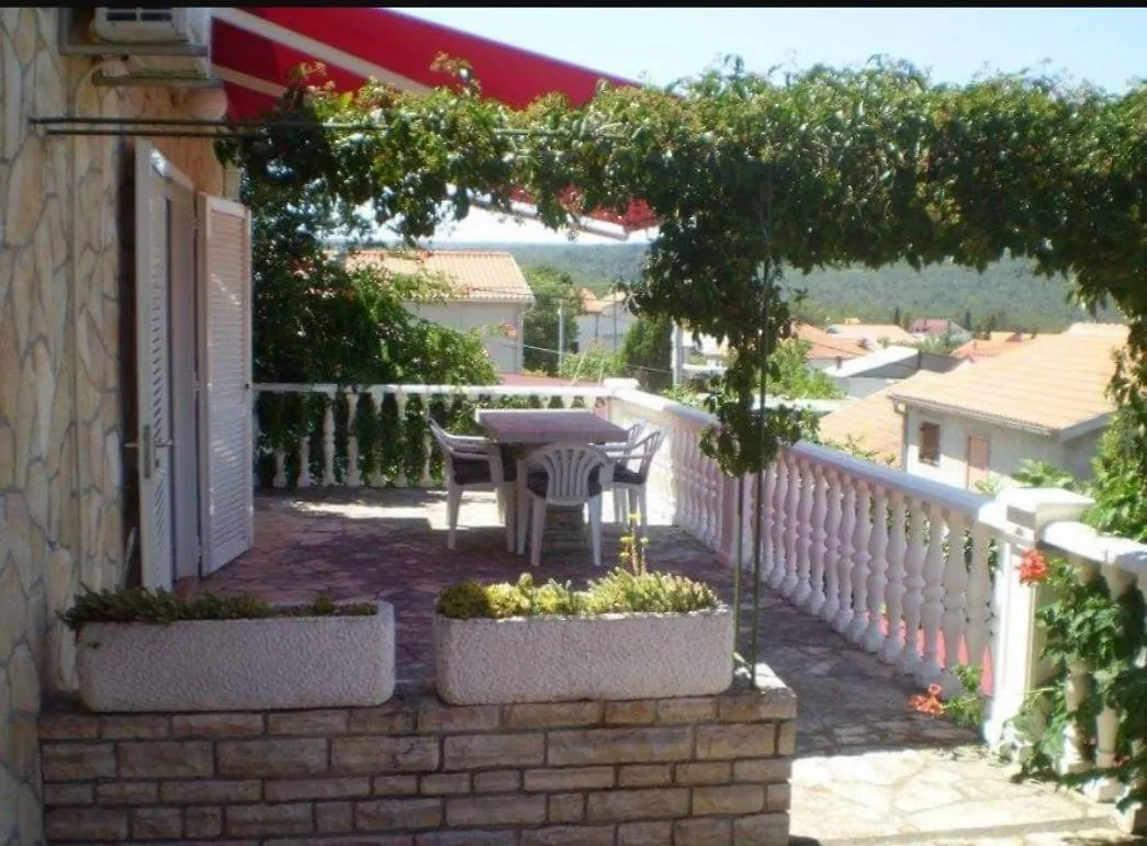 Happy 2Bedroom Apartments Gornji Karin Croatia