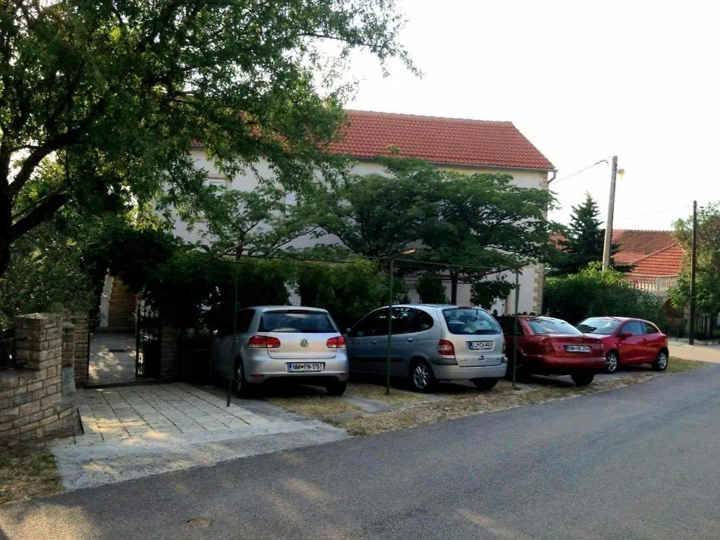 Happy 2Bedroom Apartments Gornji Karin