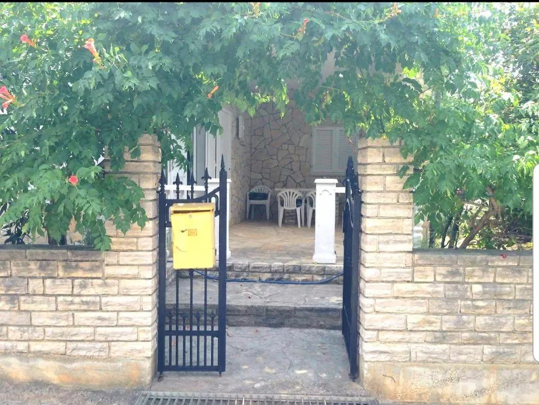Happy 2Bedroom Apartments Gornji Karin