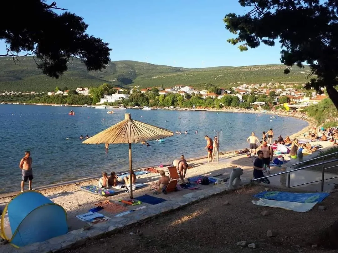 Happy 2Bedroom Apartments Gornji Karin Kroatien