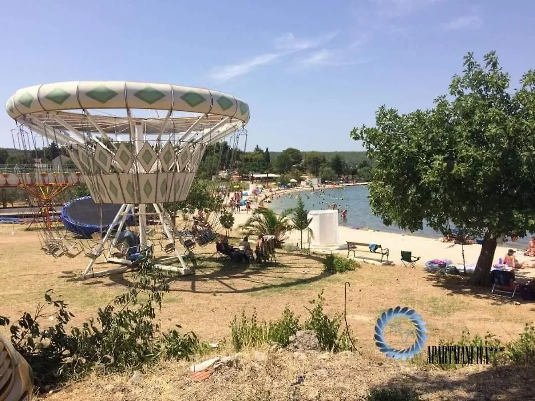 Happy 2Bedroom Apartments Gornji Karin