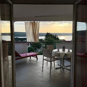  Apartment Stela