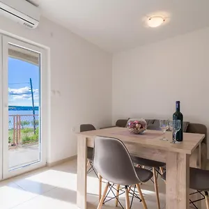 Apartment Dupor